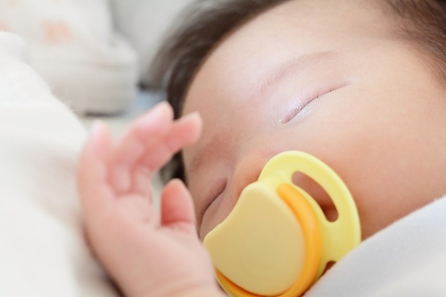 判断宝宝睡眠是否充足的方法